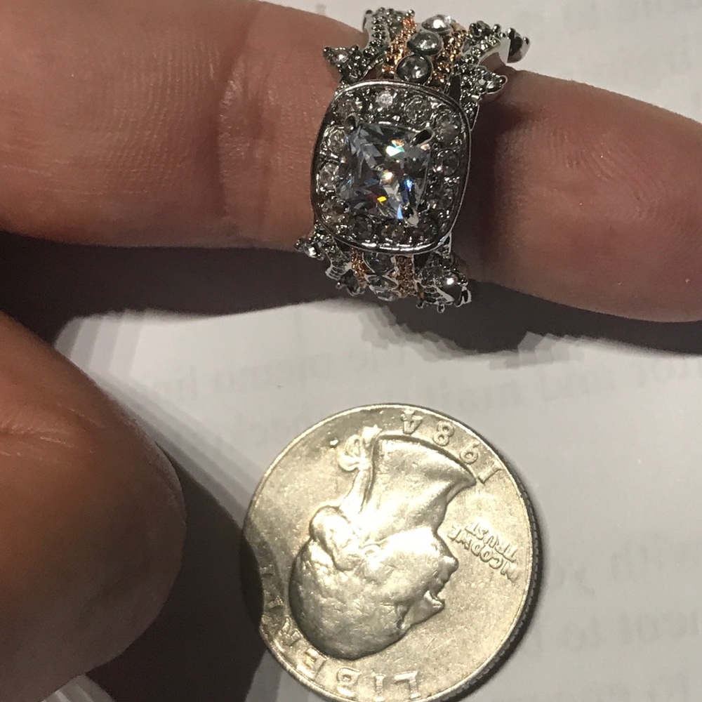 New 2 Tone 14K and .925 Princess cut stone ring - Picture 6 of 8